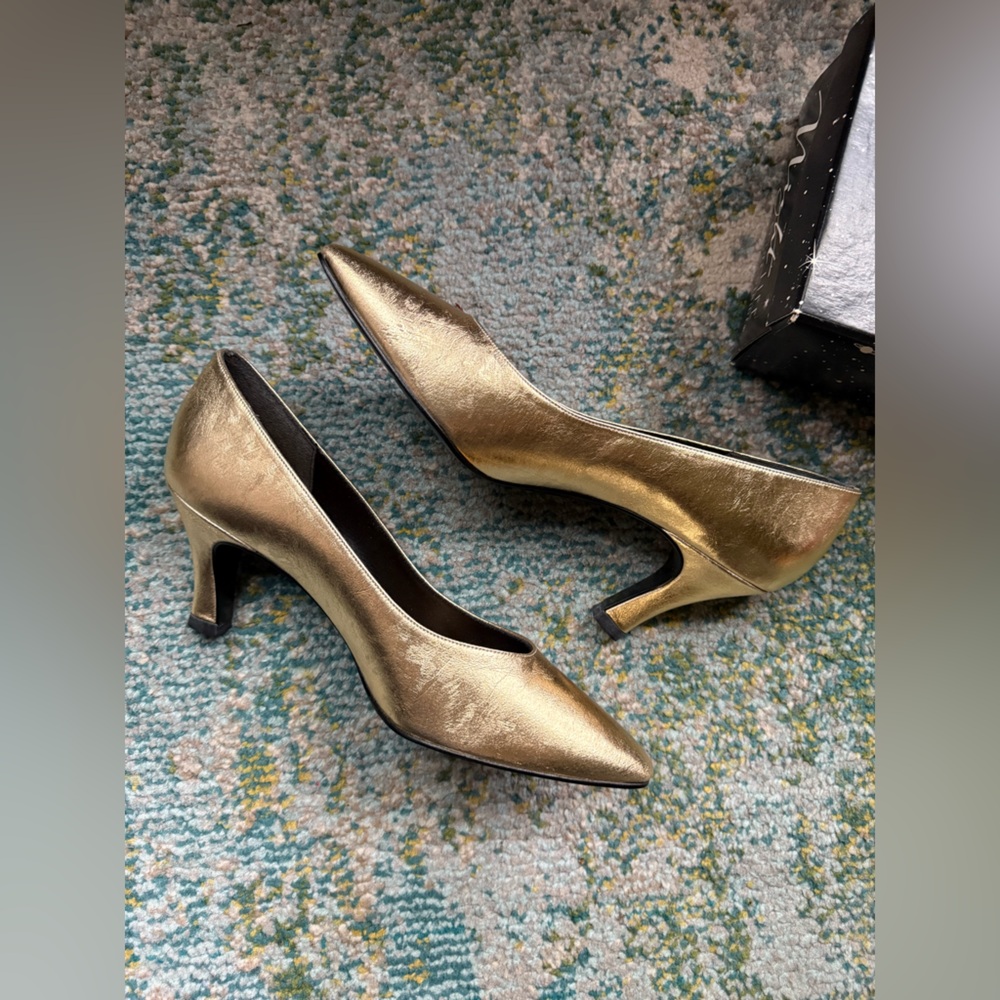 Vintage NOS Night Life by Life Stride gold metallic dress pumps, size 10M - Picture 4 of 15